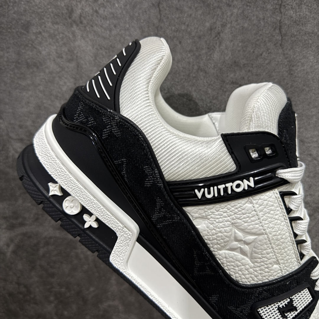 图片[7]-【天花板/Goat版】 市场最强版 没有之一的存在💪🏻 Louis Vuitton LV Trainer 系列全新版上架 黑牛仔 手里有正品的可以对比下🆚懂货的看细节‼️ 此版品质是市场从未达到的新高度！ 整体版型 皮料 牛仔布的色差 压花纹路清晰度 后跟版型等等 都可以自行对比[机智]吊打市场所有货，怒甩十条街的那种，直接来正品对比图🆚，欢迎拿市场各大工厂的货来对比！ 尺码：35-45码-选品中心