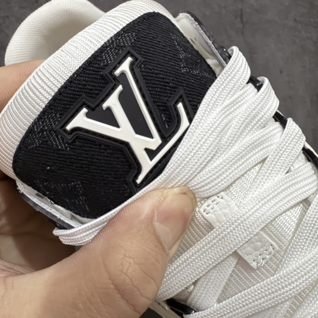 图片[5]-【天花板/Goat版】 市场最强版 没有之一的存在💪🏻 Louis Vuitton LV Trainer 系列全新版上架 黑牛仔 手里有正品的可以对比下🆚懂货的看细节‼️ 此版品质是市场从未达到的新高度！ 整体版型 皮料 牛仔布的色差 压花纹路清晰度 后跟版型等等 都可以自行对比[机智]吊打市场所有货，怒甩十条街的那种，直接来正品对比图🆚，欢迎拿市场各大工厂的货来对比！ 尺码：35-45码-选品中心