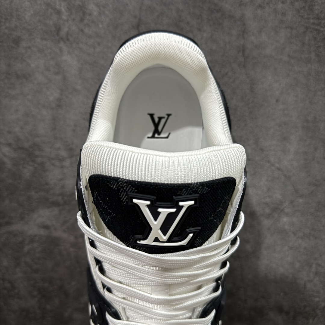 图片[8]-【天花板/Goat版】 市场最强版 没有之一的存在💪🏻 Louis Vuitton LV Trainer 系列全新版上架 黑牛仔 手里有正品的可以对比下🆚懂货的看细节‼️ 此版品质是市场从未达到的新高度！ 整体版型 皮料 牛仔布的色差 压花纹路清晰度 后跟版型等等 都可以自行对比[机智]吊打市场所有货，怒甩十条街的那种，直接来正品对比图🆚，欢迎拿市场各大工厂的货来对比！ 尺码：35-45码-选品中心