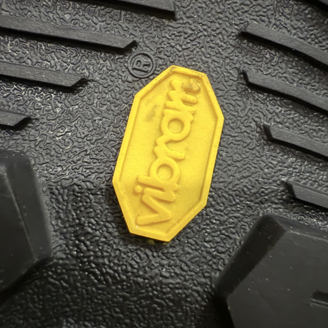 【纯原】Arcteryx始祖鸟 Konseal Shoe 舒适 防滑耐磨透气支撑抓地 登山鞋 沙色 黑红