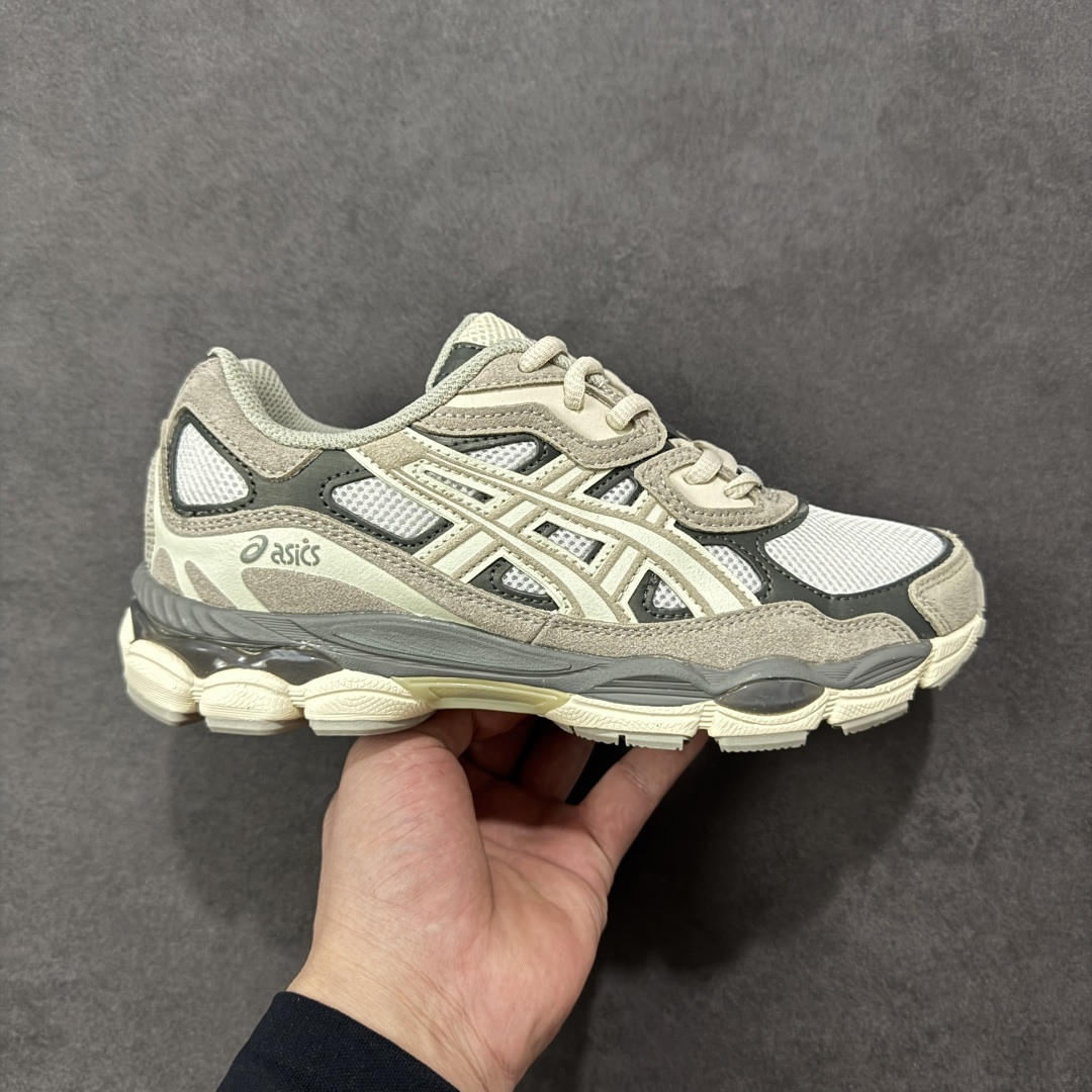 【公司级】ASICS GEL-NYC 亚瑟士 生活休闲鞋 透气网眼鞋面 配合部分合成革材质 采用全新AHAR+橡胶材质 更加耐磨 货号: 1201A789-103 尺码:36 37 37.5 38 39 39.5 40.5 41.5 42 42.5 43.5 44 45 46 编码:FSB220230-选品中心