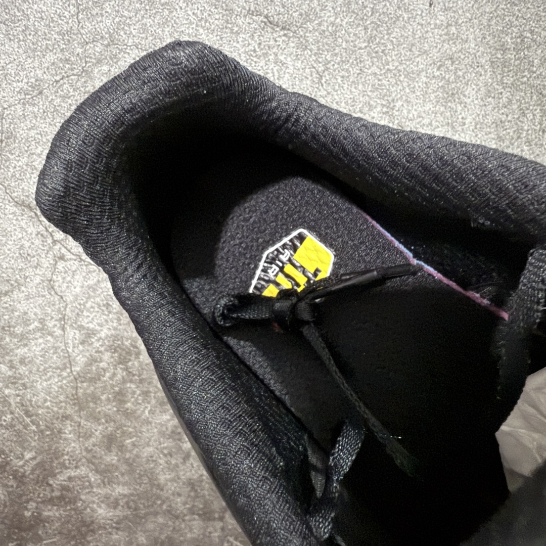 图片[8]-【Max纯原版】Swarovski/施华洛世奇 x Nike Air Max Plus 黑黄 TN气垫系列跑鞋 Swarovski x Air Max Plus施华洛世奇与Nike携手推出2款Air Max Plus联名配色，以黑色皮革打造\’Moonlight\’配色，标志性波浪叠层采用施华洛世奇水晶。鞋侧饰有一枚镶嵌水晶的大面积迷你 Swoosh，后跟配有 Tn Air 徽章 全新一比一高端版本 真正的市场T1品质 更多配色陆续出货 真正的用心研发 一点一点抠出来的 品质 品控细节 随便闭眼对比市场任何版本 全套原纸板楦头开发 完美呈现版型 工艺流程均与原鞋保持一致 Turned Air 中底缓震技术 鞋面弧度与大底弧度一致 鞋头正确TPU材质 鞋面高频TPU材质1.0厚度 原鞋一致层次感 超越公司货的品控标准 多道QC质检 货号：FZ9042-001 尺码：36 36.5 37.5 38 38.5 39 40 40.5 41 42 42.5 43 44 44.5 45 46-选品中心