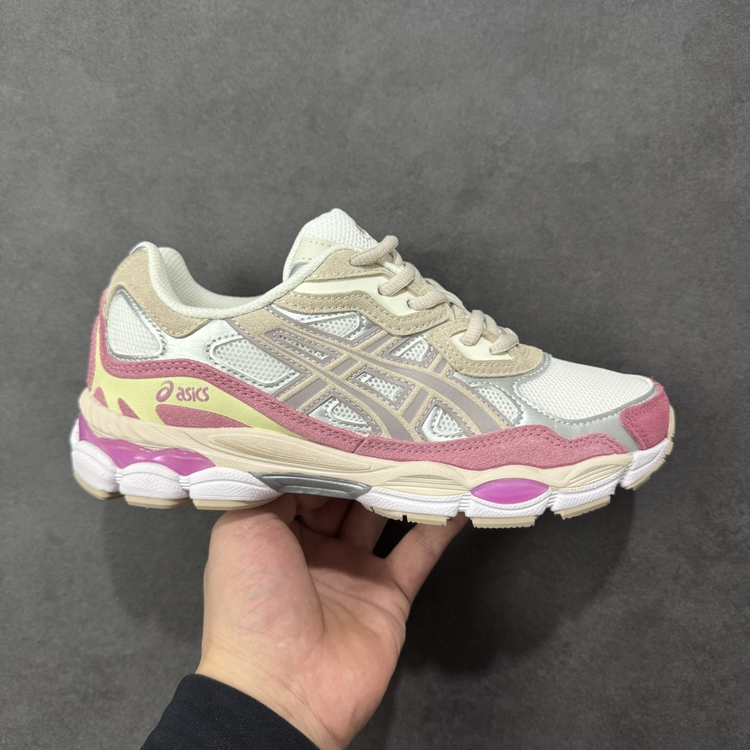 【公司级】ASICS GEL-NYC 亚瑟士 生活休闲鞋 透气网眼鞋面 配合部分合成革材质 采用全新AHAR+橡胶材质 更加耐磨 货号: 1203A383-104 尺码:36 37 37.5 38 39 39.5 40.5 41.5 42 42.5 43.5 44 45 46 编码:FSB220230-选品中心