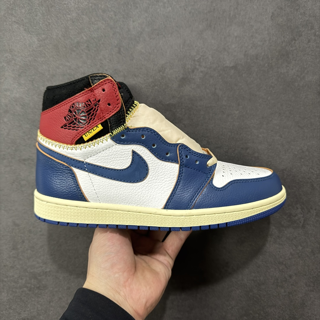 【公司级头层版】Air Jordan 1 High OG 高帮 AJ1 乔丹1代 aj1 乔1 高邦 金人吊牌 乔丹篮球鞋系列BV1300-146 采用正确头层皮组合荔枝纹头层皮革鞋面材质 中底注胶孔及缜密中底拉帮工艺 内置气垫及耐磨橡胶大底 尺码:36-47带半码-选品中心