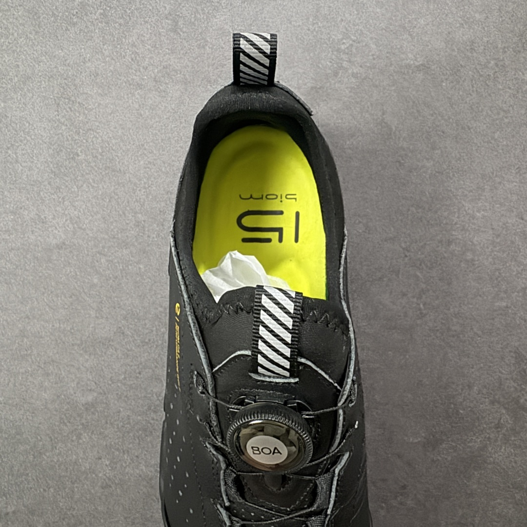 图片[7]-【公司级】ECCO爱步纽扣新款运动鞋男2025年新款低帮小白鞋 高尔夫健步C4 130494 面料臻选小牛皮材质 鞋口袜套做法 包裹性舒适性特别好 核心科技大底PU/TPU组合（轻便 Q弹） 减震效果很赞 上脚超级舒服！ 尺码：39-44 编码：XYB350360-选品中心