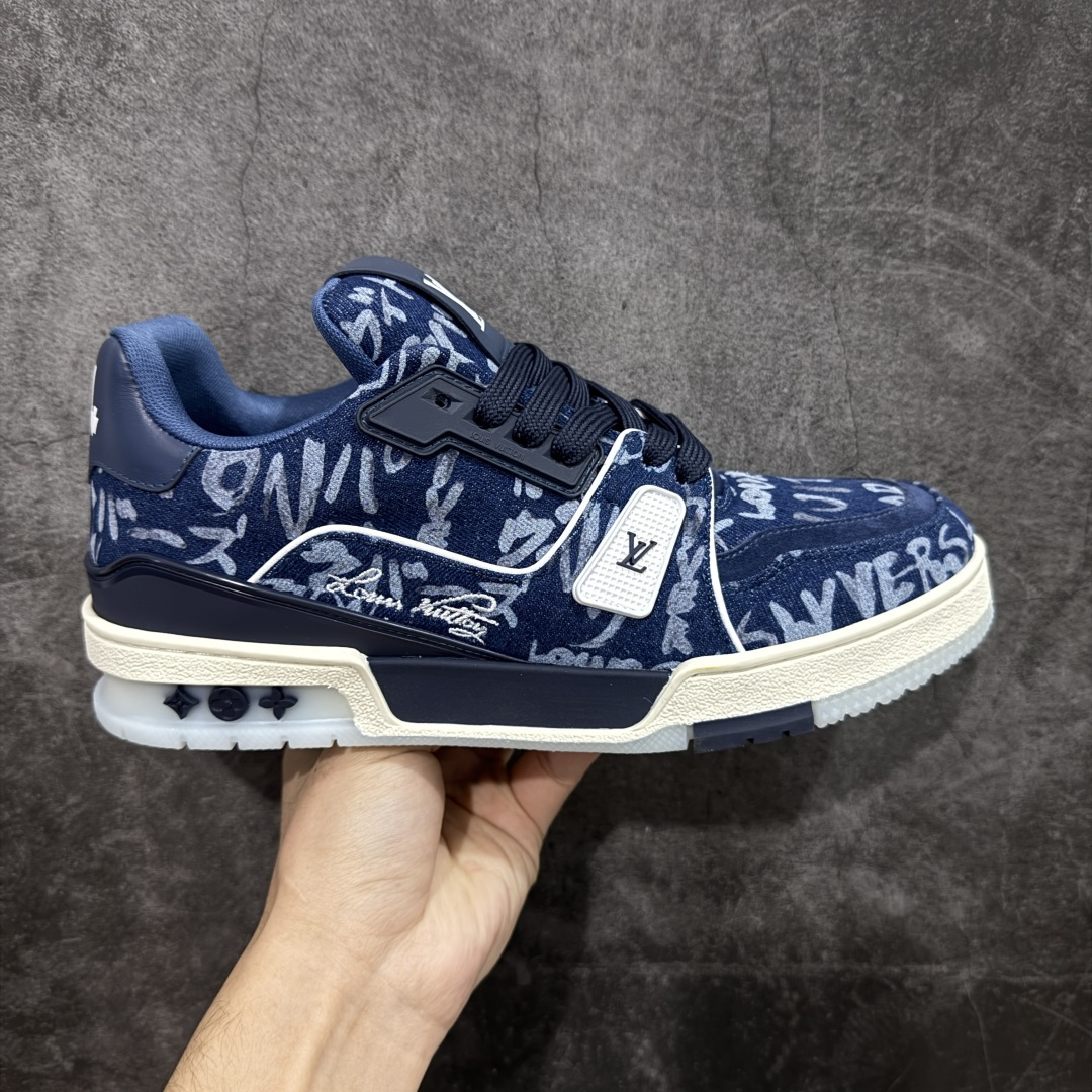 【莞产YS版本】Louis Vuitton Trainer lv时装走秀运动鞋 完美鞋型超高的清洁度 零毛边线头瑕疵 全套原楦原纸版原鞋开模 全网最具灵魂的版型 正确原装黄色鞋盒 正确中底印花 鞋面印花3D高频深度立体 全鞋电脑针车 紧密相连 针距密度一致 环保乳胶注塑鞋垫 厚度脚感还原原版 皮面裁剪部位 统一油边封口工艺 原装橡胶大底含胶量大底组合零偏差 专柜全套包装 防尘袋 说明书 质保卡 男女鞋 尺码: 38 39 40 41 42 43 44 45-选品中心