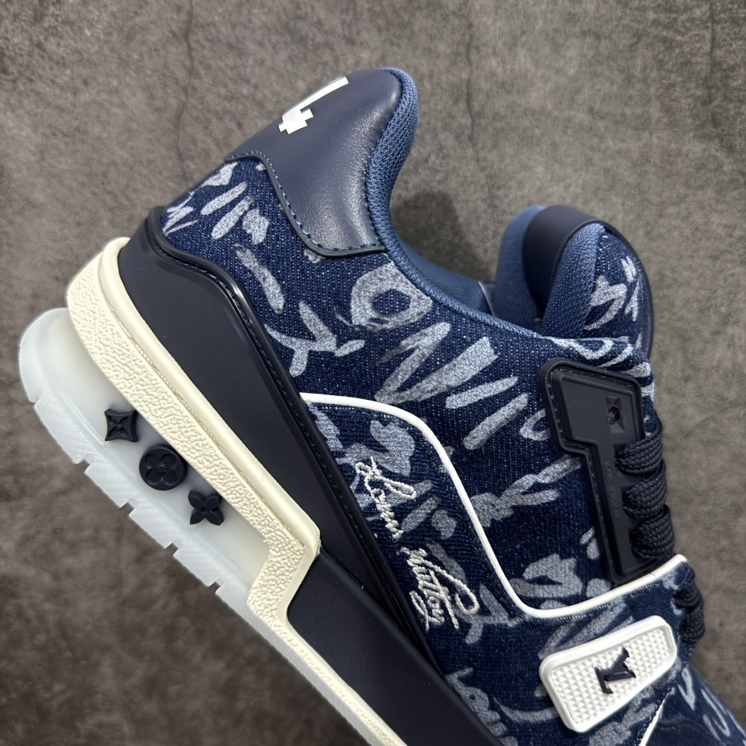 图片[7]-【莞产YS版本】Louis Vuitton Trainer lv时装走秀运动鞋 完美鞋型超高的清洁度 零毛边线头瑕疵 全套原楦原纸版原鞋开模 全网最具灵魂的版型 正确原装黄色鞋盒 正确中底印花 鞋面印花3D高频深度立体 全鞋电脑针车 紧密相连 针距密度一致 环保乳胶注塑鞋垫 厚度脚感还原原版 皮面裁剪部位 统一油边封口工艺 原装橡胶大底含胶量大底组合零偏差 专柜全套包装 防尘袋 说明书 质保卡 男女鞋 尺码： 38 39 40 41 42 43 44 45-选品中心