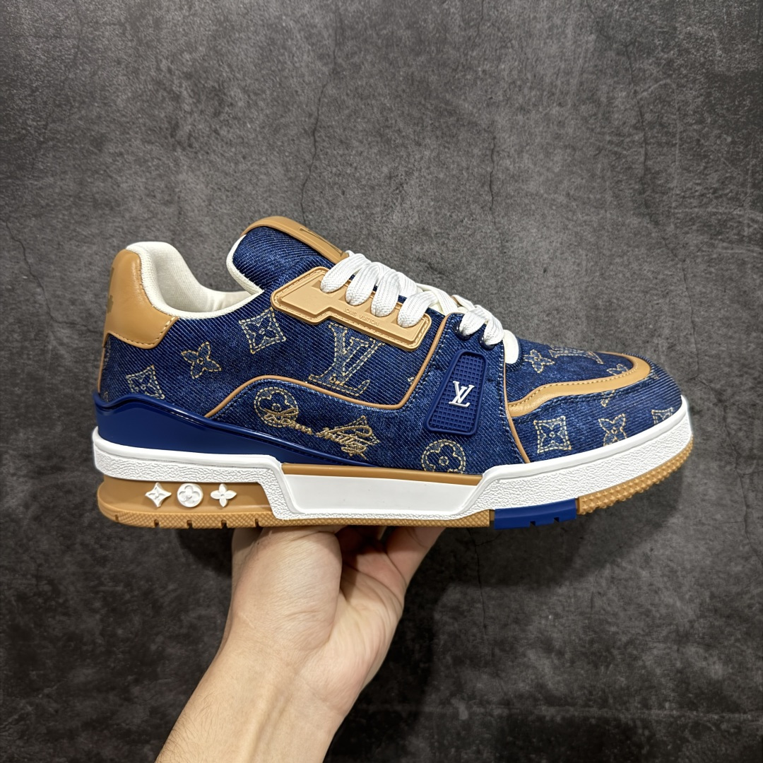 【莞产YS版本】Louis Vuitton Trainer lv时装走秀运动鞋 完美鞋型超高的清洁度 零毛边线头瑕疵 全套原楦原纸版原鞋开模 全网最具灵魂的版型 正确原装黄色鞋盒 正确中底印花 鞋面印花3D高频深度立体 全鞋电脑针车 紧密相连 针距密度一致 环保乳胶注塑鞋垫 厚度脚感还原原版 皮面裁剪部位 统一油边封口工艺 原装橡胶大底含胶量大底组合零偏差 专柜全套包装 防尘袋 说明书 质保卡 男女鞋 尺码： 38 39 40 41 42 43 44 45-选品中心