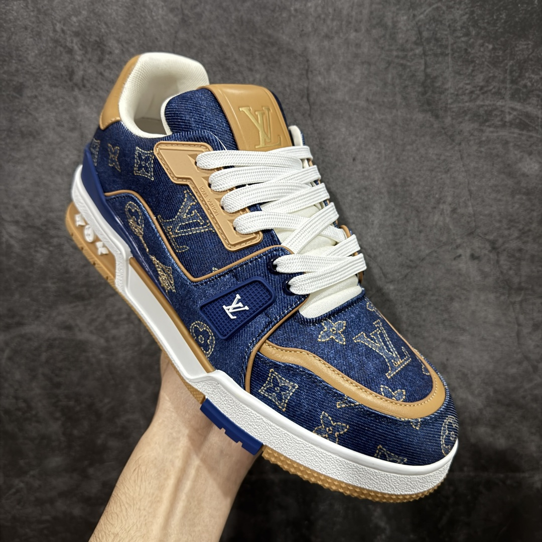 图片[3]-【莞产YS版本】Louis Vuitton Trainer lv时装走秀运动鞋 完美鞋型超高的清洁度 零毛边线头瑕疵 全套原楦原纸版原鞋开模 全网最具灵魂的版型 正确原装黄色鞋盒 正确中底印花 鞋面印花3D高频深度立体 全鞋电脑针车 紧密相连 针距密度一致 环保乳胶注塑鞋垫 厚度脚感还原原版 皮面裁剪部位 统一油边封口工艺 原装橡胶大底含胶量大底组合零偏差 专柜全套包装 防尘袋 说明书 质保卡 男女鞋 尺码： 38 39 40 41 42 43 44 45-选品中心