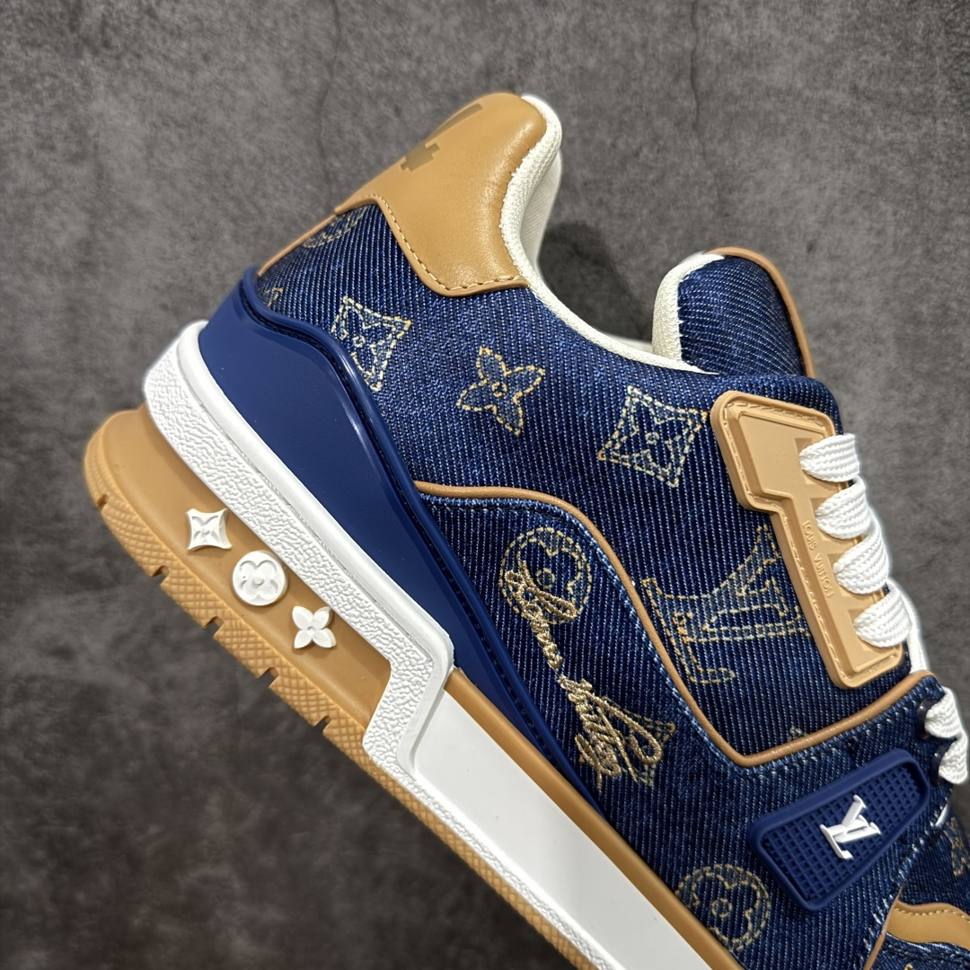 图片[7]-【莞产YS版本】Louis Vuitton Trainer lv时装走秀运动鞋 完美鞋型超高的清洁度 零毛边线头瑕疵 全套原楦原纸版原鞋开模 全网最具灵魂的版型 正确原装黄色鞋盒 正确中底印花 鞋面印花3D高频深度立体 全鞋电脑针车 紧密相连 针距密度一致 环保乳胶注塑鞋垫 厚度脚感还原原版 皮面裁剪部位 统一油边封口工艺 原装橡胶大底含胶量大底组合零偏差 专柜全套包装 防尘袋 说明书 质保卡 男女鞋 尺码： 38 39 40 41 42 43 44 45-选品中心