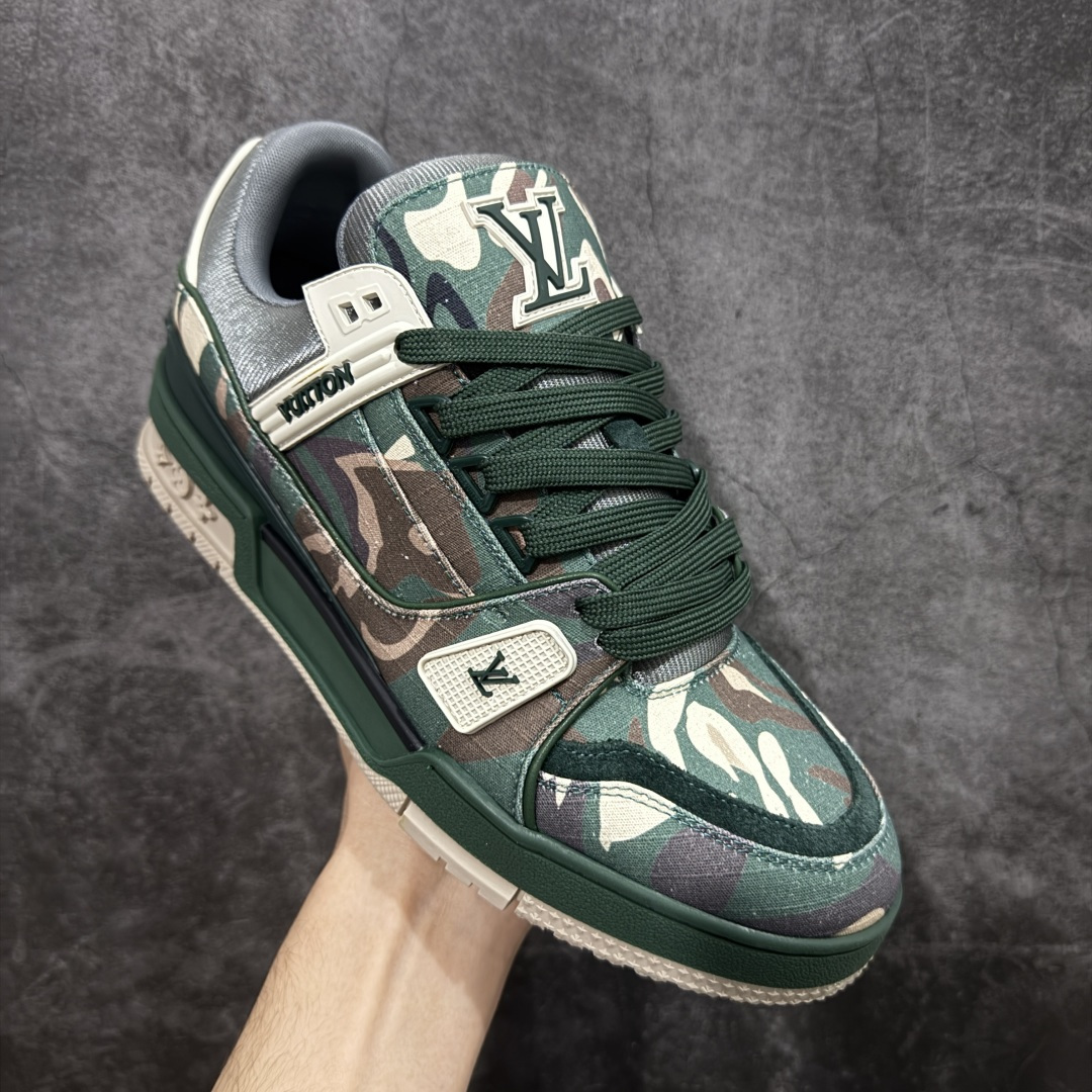 图片[3]-【莞产YS版本】Louis Vuitton Trainer lv时装走秀运动鞋 完美鞋型超高的清洁度 零毛边线头瑕疵 全套原楦原纸版原鞋开模 全网最具灵魂的版型 正确原装黄色鞋盒 正确中底印花 鞋面印花3D高频深度立体 全鞋电脑针车 紧密相连 针距密度一致 环保乳胶注塑鞋垫 厚度脚感还原原版 皮面裁剪部位 统一油边封口工艺 原装橡胶大底含胶量大底组合零偏差 专柜全套包装 防尘袋 说明书 质保卡 男女鞋 尺码： 38 39 40 41 42 43 44 45-选品中心