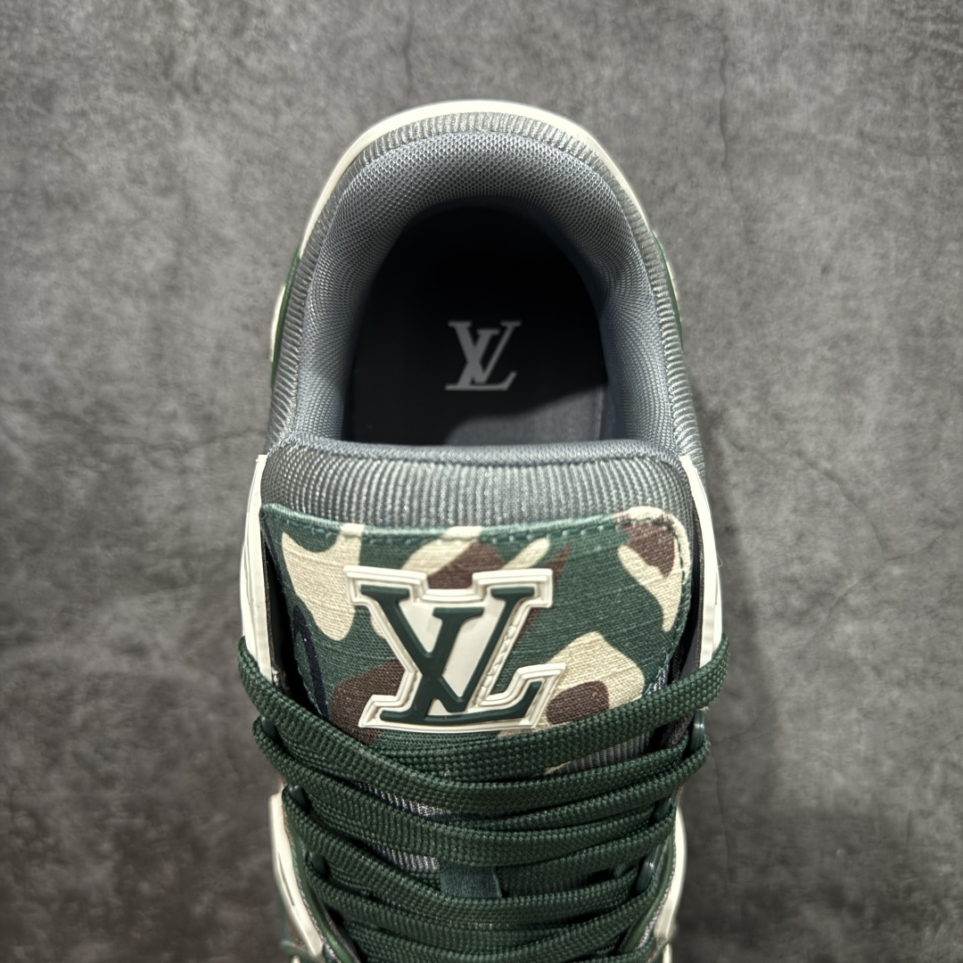 图片[8]-【莞产YS版本】Louis Vuitton Trainer lv时装走秀运动鞋 完美鞋型超高的清洁度 零毛边线头瑕疵 全套原楦原纸版原鞋开模 全网最具灵魂的版型 正确原装黄色鞋盒 正确中底印花 鞋面印花3D高频深度立体 全鞋电脑针车 紧密相连 针距密度一致 环保乳胶注塑鞋垫 厚度脚感还原原版 皮面裁剪部位 统一油边封口工艺 原装橡胶大底含胶量大底组合零偏差 专柜全套包装 防尘袋 说明书 质保卡 男女鞋 尺码： 38 39 40 41 42 43 44 45-选品中心