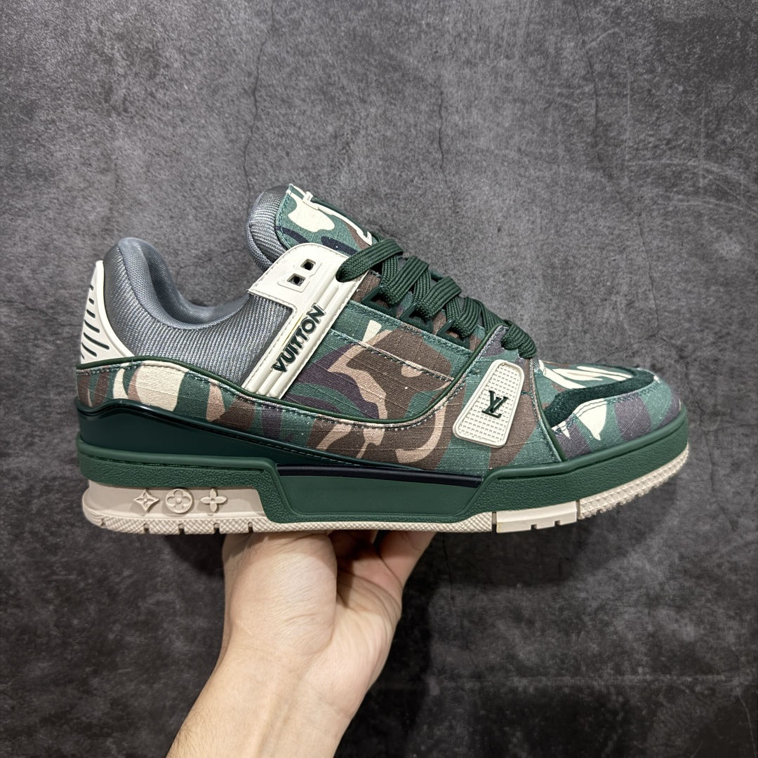 【莞产YS版本】Louis Vuitton Trainer lv时装走秀运动鞋 完美鞋型超高的清洁度 零毛边线头瑕疵 全套原楦原纸版原鞋开模 全网最具灵魂的版型 正确原装黄色鞋盒 正确中底印花 鞋面印花3D高频深度立体 全鞋电脑针车 紧密相连 针距密度一致 环保乳胶注塑鞋垫 厚度脚感还原原版 皮面裁剪部位 统一油边封口工艺 原装橡胶大底含胶量大底组合零偏差 专柜全套包装 防尘袋 说明书 质保卡 男女鞋 尺码： 38 39 40 41 42 43 44 45-选品中心