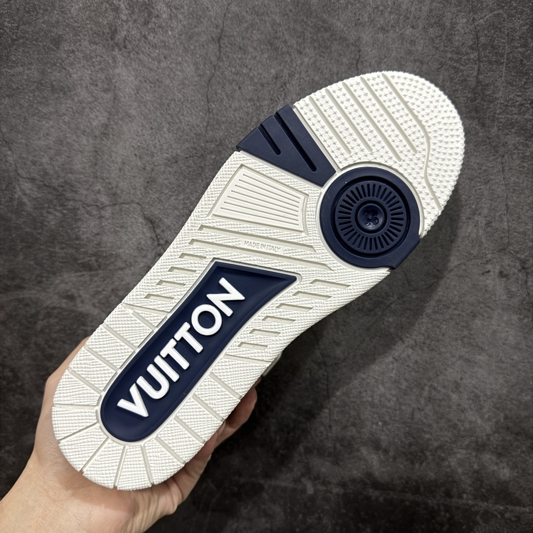 图片[9]-【莞产YS版本】Louis Vuitton Trainer lv时装走秀运动鞋 完美鞋型超高的清洁度 零毛边线头瑕疵 全套原楦原纸版原鞋开模 全网最具灵魂的版型 正确原装黄色鞋盒 正确中底印花 鞋面印花3D高频深度立体 全鞋电脑针车 紧密相连 针距密度一致 环保乳胶注塑鞋垫 厚度脚感还原原版 皮面裁剪部位 统一油边封口工艺 原装橡胶大底含胶量大底组合零偏差 专柜全套包装 防尘袋 说明书 质保卡 男女鞋 尺码： 38 39 40 41 42 43 44 45-选品中心