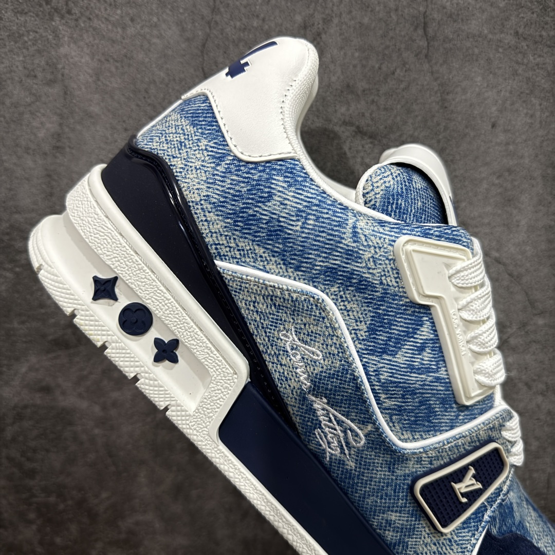 图片[7]-【莞产YS版本】Louis Vuitton Trainer lv时装走秀运动鞋 完美鞋型超高的清洁度 零毛边线头瑕疵 全套原楦原纸版原鞋开模 全网最具灵魂的版型 正确原装黄色鞋盒 正确中底印花 鞋面印花3D高频深度立体 全鞋电脑针车 紧密相连 针距密度一致 环保乳胶注塑鞋垫 厚度脚感还原原版 皮面裁剪部位 统一油边封口工艺 原装橡胶大底含胶量大底组合零偏差 专柜全套包装 防尘袋 说明书 质保卡 男女鞋 尺码： 38 39 40 41 42 43 44 45-选品中心