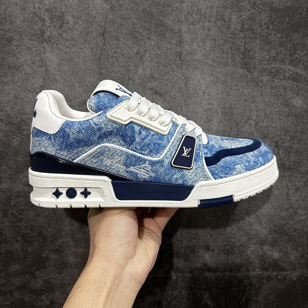 【莞产YS版本】Louis Vuitton Trainer lv时装走秀运动鞋 完美鞋型超高的清洁度 零毛边线头瑕疵 全套原楦原纸版原鞋开模 全网最具灵魂的版型 正确原装黄色鞋盒 正确中底印花 鞋面印花3D高频深度立体 全鞋电脑针车 紧密相连 针距密度一致 环保乳胶注塑鞋垫 厚度脚感还原原版 皮面裁剪部位 统一油边封口工艺 原装橡胶大底含胶量大底组合零偏差 专柜全套包装 防尘袋 说明书 质保卡 男女鞋 尺码： 38 39 40 41 42 43 44 45-选品中心