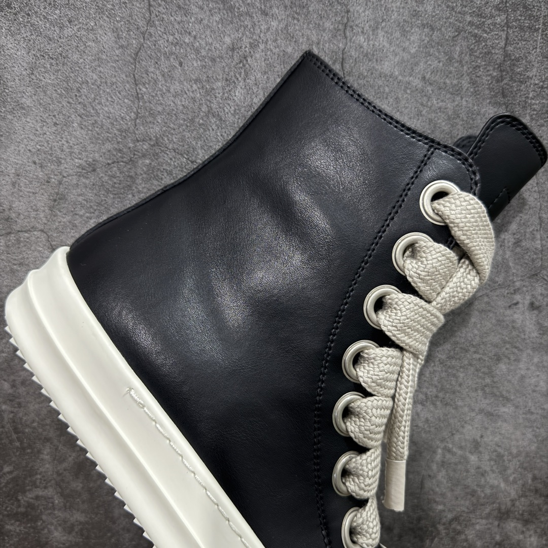 图片[7]-【莞产G版】RO / Rick Owens 瑞克·欧文斯 大匡威/西瓜头/薄底粗鞋带款，经典黑白熊猫配色！ 【皮料】 东莞原厂进口全新2024年新材质“摔纹粒面小牛皮” 【鞋带】 鞋带采用水染定织法工艺，高密度之下，透出光泽感！ 【拉链】 RO拉链定制logo刻字、拉顺感十足，无阻断感！ 【鞋头】奶白色小牛皮，软糯，轻轻按压有牛皮细细的纹理质感！ 【鞋舌】内里也是全牛皮，一整张牛皮切割，无拼皮、无边角料皮！ 【鞋底】TPU大底奶香味！硬度、肤感一比一！鞋底logo钢印清晰正确！ 【鞋垫】整张牛皮鞋垫 + 3层夹心泡棉材质（白+粉色），独家私人开模冲孔！ 【尺码】 ：36 37 38 39 40 41 42 43 44 45 46-选品中心