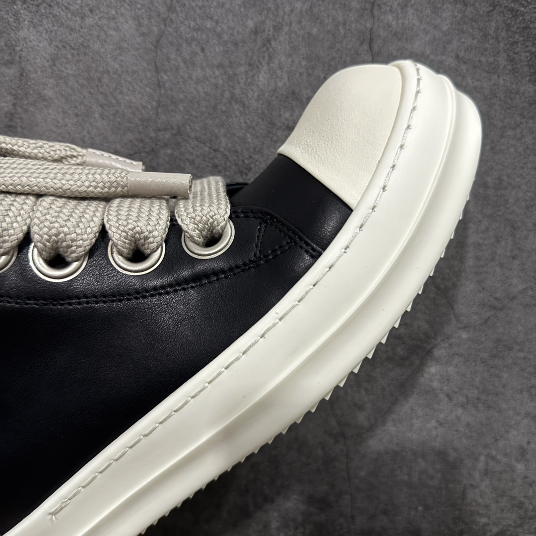 图片[6]-【莞产G版】RO / Rick Owens 瑞克·欧文斯 大匡威/西瓜头/薄底粗鞋带款，经典黑白熊猫配色！ 【皮料】 东莞原厂进口全新2024年新材质“摔纹粒面小牛皮” 【鞋带】 鞋带采用水染定织法工艺，高密度之下，透出光泽感！ 【拉链】 RO拉链定制logo刻字、拉顺感十足，无阻断感！ 【鞋头】奶白色小牛皮，软糯，轻轻按压有牛皮细细的纹理质感！ 【鞋舌】内里也是全牛皮，一整张牛皮切割，无拼皮、无边角料皮！ 【鞋底】TPU大底奶香味！硬度、肤感一比一！鞋底logo钢印清晰正确！ 【鞋垫】整张牛皮鞋垫 + 3层夹心泡棉材质（白+粉色），独家私人开模冲孔！ 【尺码】 ：36 37 38 39 40 41 42 43 44 45 46-选品中心