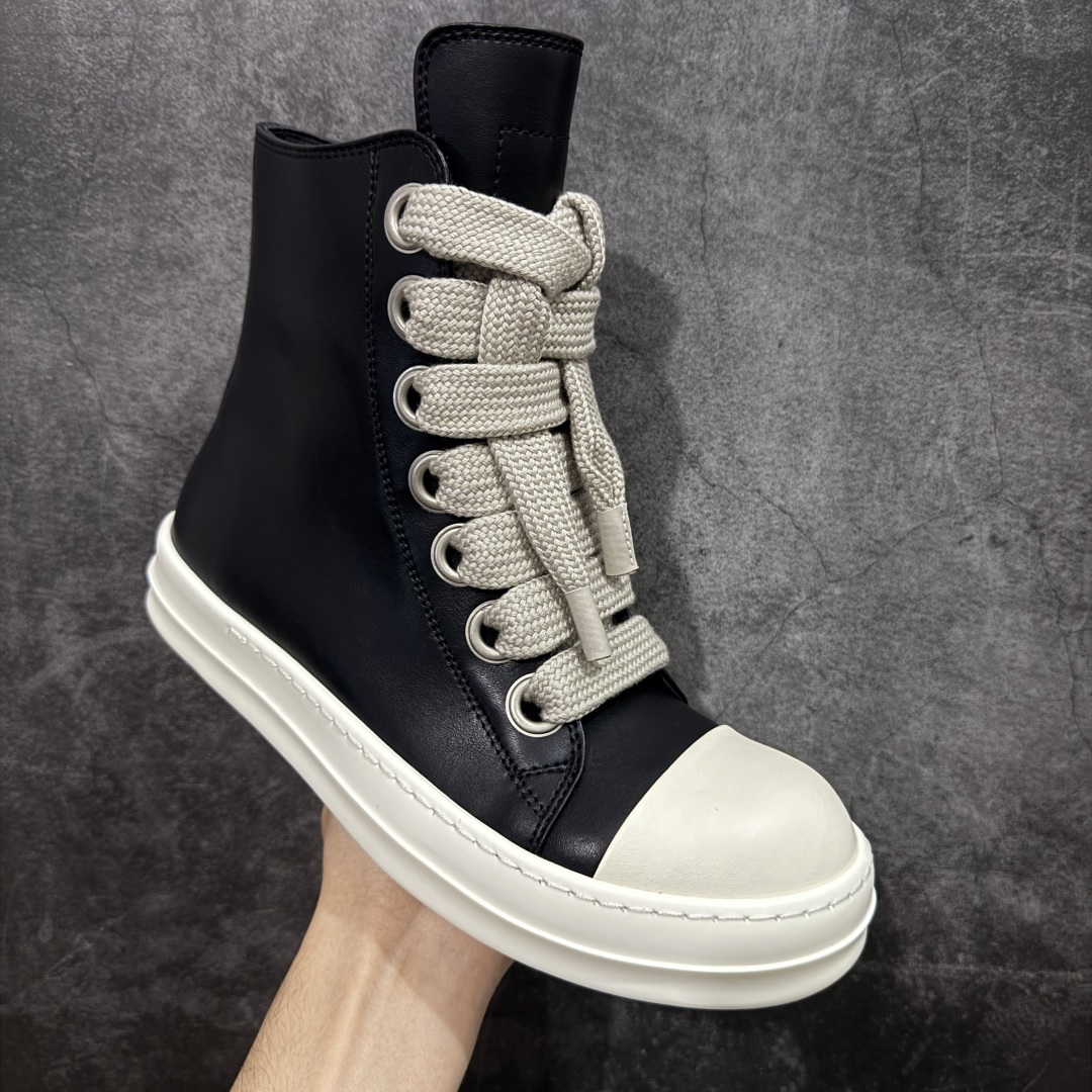 图片[3]-【莞产G版】RO / Rick Owens 瑞克·欧文斯 大匡威/西瓜头/薄底粗鞋带款，经典黑白熊猫配色！ 【皮料】 东莞原厂进口全新2024年新材质“摔纹粒面小牛皮” 【鞋带】 鞋带采用水染定织法工艺，高密度之下，透出光泽感！ 【拉链】 RO拉链定制logo刻字、拉顺感十足，无阻断感！ 【鞋头】奶白色小牛皮，软糯，轻轻按压有牛皮细细的纹理质感！ 【鞋舌】内里也是全牛皮，一整张牛皮切割，无拼皮、无边角料皮！ 【鞋底】TPU大底奶香味！硬度、肤感一比一！鞋底logo钢印清晰正确！ 【鞋垫】整张牛皮鞋垫 + 3层夹心泡棉材质（白+粉色），独家私人开模冲孔！ 【尺码】 ：36 37 38 39 40 41 42 43 44 45 46-选品中心