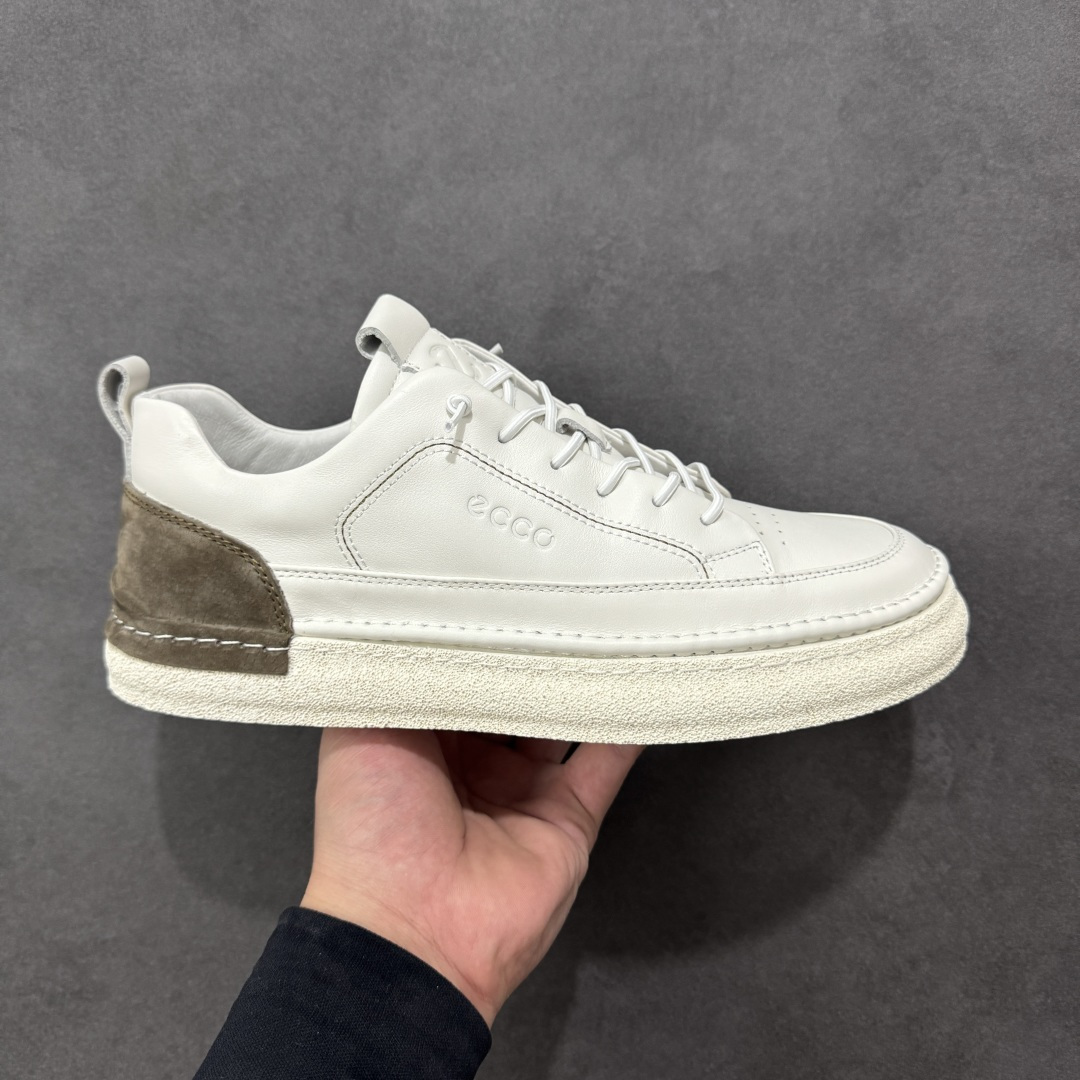 【公司级】Ecco 爱步2022秋冬新款皮面休闲防滑平底鞋 #摒弃传统鞋面设计,舒适牛皮鞋面 手感细腻顺滑,纹理清晰 柔软脚感随心穿脱 质感清晰的鞋带,搭载柔韧橡胶鞋底 脚感柔软舒适,适宜多种地形 轻松行走,触感细腻 一双时尚休闲鞋 拒绝束缚 让你黑夜也是最靓的那一个 货号:958836-01002 尺码:38 39 40 41 42 43 44 皮鞋码-选品中心