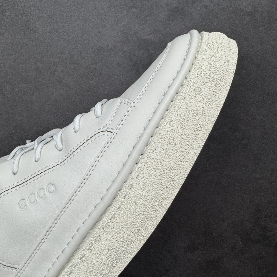 图片[5]-【公司级】Ecco 爱步2022秋冬新款皮面休闲防滑平底鞋 #摒弃传统鞋面设计，舒适牛皮鞋面 手感细腻顺滑，纹理清晰 柔软脚感随心穿脱 质感清晰的鞋带，搭载柔韧橡胶鞋底 脚感柔软舒适，适宜多种地形 轻松行走，触感细腻 一双时尚休闲鞋 拒绝束缚 让你黑夜也是最靓的那一个 货号：958836-01002 尺码：38 39 40 41 42 43 44 皮鞋码-选品中心