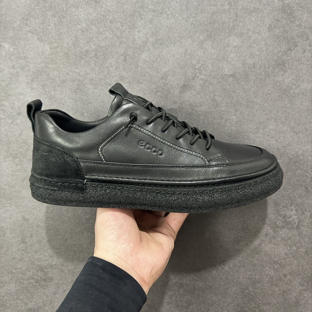 【公司级】Ecco 爱步2022秋冬新款皮面休闲防滑平底鞋 #摒弃传统鞋面设计,舒适牛皮鞋面 手感细腻顺滑,纹理清晰 柔软脚感随心穿脱 质感清晰的鞋带,搭载柔韧橡胶鞋底 脚感柔软舒适,适宜多种地形 轻松行走,触感细腻 一双时尚休闲鞋 拒绝束缚 让你黑夜也是最靓的那一个 货号:958836-01001 尺码:38 39 40 41 42 43 44 皮鞋码-选品中心