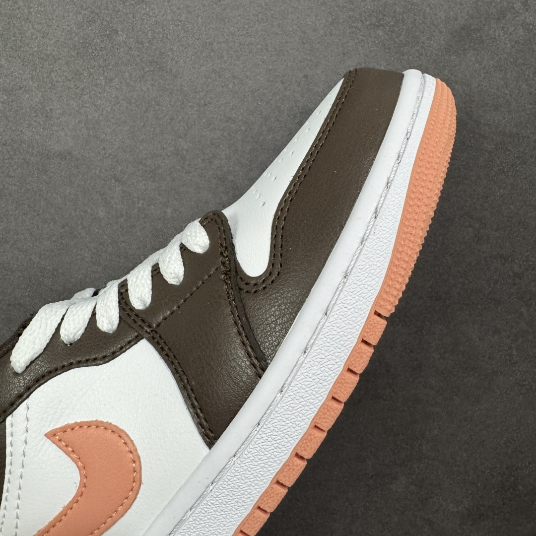 图片[5]-【H11版本】耐克Nike Air Jordan 1 AJ1经典复古经典低帮百搭文化篮球鞋 DC0774-182 公司级真标半码制#原档案原数据开发版型#采用荔枝纹头层皮革鞋面材质#原厂立体填充鞋舌海绵#中底注胶孔及缜密中底拉帮工艺#原数据开发模具大底 尺码：35.5 36 36.5 37.5 38 38.5 39 40 40.5 41 42 42.5 43 44 44.5 45 46 47.5 编码：H11B270280-选品中心