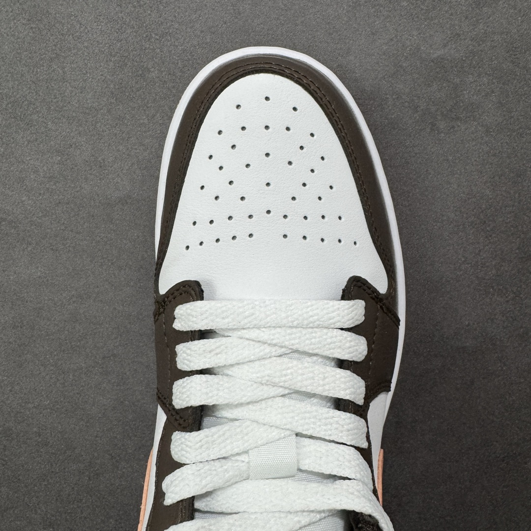 图片[8]-【H11版本】耐克Nike Air Jordan 1 AJ1经典复古经典低帮百搭文化篮球鞋 DC0774-182 公司级真标半码制#原档案原数据开发版型#采用荔枝纹头层皮革鞋面材质#原厂立体填充鞋舌海绵#中底注胶孔及缜密中底拉帮工艺#原数据开发模具大底 尺码：35.5 36 36.5 37.5 38 38.5 39 40 40.5 41 42 42.5 43 44 44.5 45 46 47.5 编码：H11B270280-选品中心