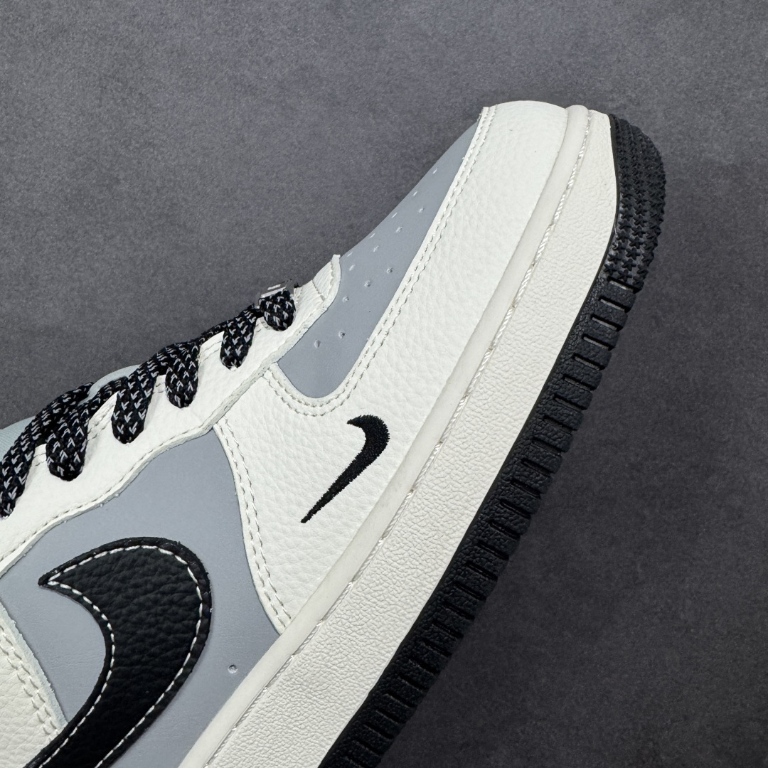 图片[5]-【定制版】NIke Air Force 1 \’07 Low “斯图西联名——米黑灰拼接”空军一号 低帮 运动鞋 休闲鞋 折边针车 工艺难度大 原楦头原纸板 原装鞋盒 定制五金配件 内置全掌气垫 原厂鞋底 货号：JS8028-017 尺码：36 36.5 37.5 38 38.5 39 40 40.5 41 42 42.5 43 44 44.5 45 编码：HXSB310320-选品中心