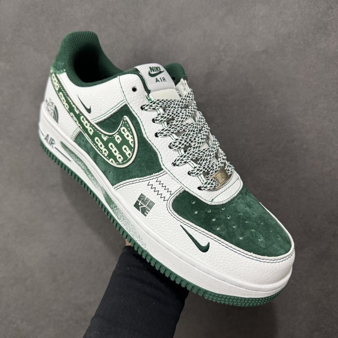 图片[3]-【定制版】NIke Air Force 1 \’07 Low “北面联名——绿猪八翻毛”空军一号 低帮 运动鞋 休闲鞋 折边针车 工艺难度大 原楦头原纸板 原装鞋盒 定制五金配件 内置全掌气垫 原厂鞋底 货号：SU2305-561 尺码：36 36.5 37.5 38 38.5 39 40 40.5 41 42 42.5 43 44 44.5 45 编码：HXSA310320-选品中心