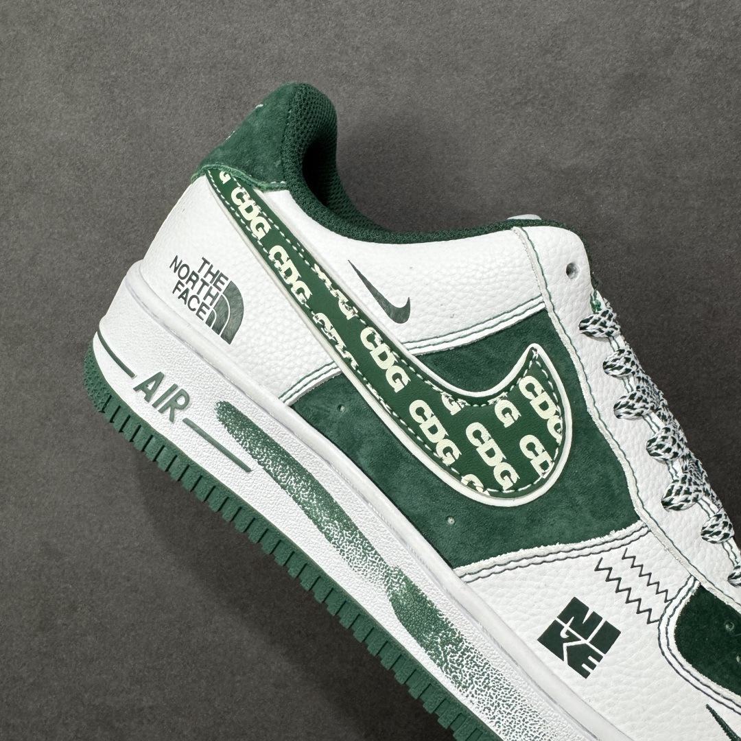 图片[6]-【定制版】NIke Air Force 1 \’07 Low “北面联名——绿猪八翻毛”空军一号 低帮 运动鞋 休闲鞋 折边针车 工艺难度大 原楦头原纸板 原装鞋盒 定制五金配件 内置全掌气垫 原厂鞋底 货号：SU2305-561 尺码：36 36.5 37.5 38 38.5 39 40 40.5 41 42 42.5 43 44 44.5 45 编码：HXSA310320-选品中心