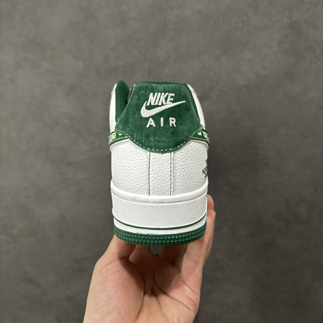 图片[4]-【定制版】NIke Air Force 1 \’07 Low “北面联名——绿猪八翻毛”空军一号 低帮 运动鞋 休闲鞋 折边针车 工艺难度大 原楦头原纸板 原装鞋盒 定制五金配件 内置全掌气垫 原厂鞋底 货号：SU2305-561 尺码：36 36.5 37.5 38 38.5 39 40 40.5 41 42 42.5 43 44 44.5 45 编码：HXSA310320-选品中心