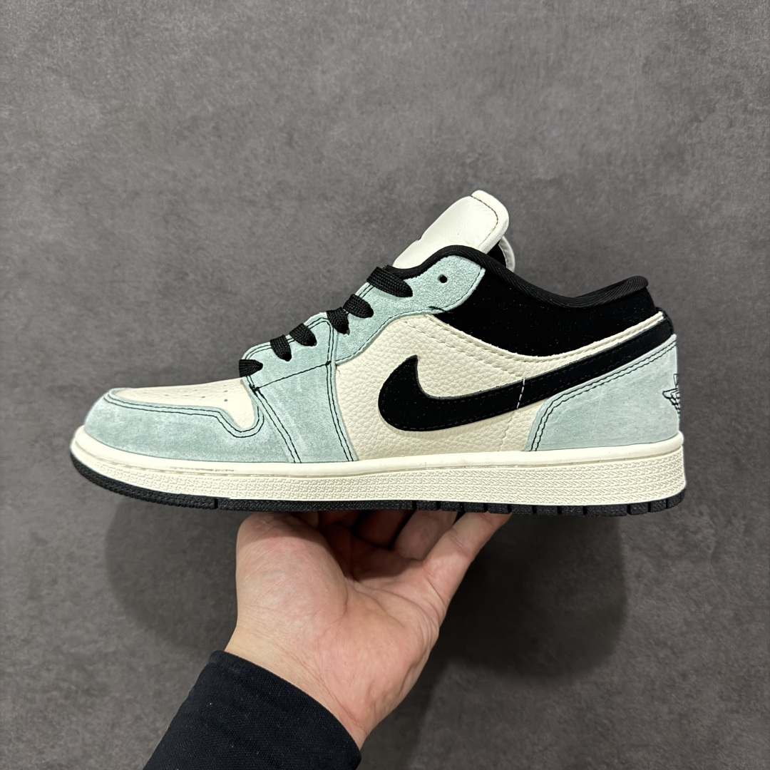 图片[2]-【定制版】Nike Air Force 1 \’07 Low “斯图西联名——鬼脸米灰黑”空军一号 高端定制 低帮 运动鞋 休闲鞋 折边针车 工艺难度大 原楦头原纸板 原装鞋盒 定制五金配件 内置全掌气垫 原厂鞋底 货号：QJ1988-005 尺码：36 36.5 37.5 38 38.5 39 40 40.5 41 42 42.5 43 44 44.5 45-选品中心