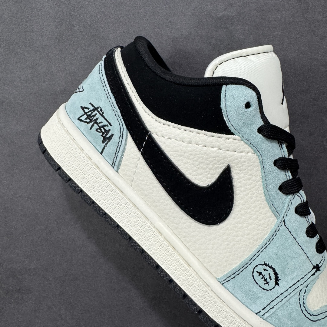 图片[6]-【定制版】Nike Air Force 1 \’07 Low “斯图西联名——鬼脸米灰黑”空军一号 高端定制 低帮 运动鞋 休闲鞋 折边针车 工艺难度大 原楦头原纸板 原装鞋盒 定制五金配件 内置全掌气垫 原厂鞋底 货号：QJ1988-005 尺码：36 36.5 37.5 38 38.5 39 40 40.5 41 42 42.5 43 44 44.5 45-选品中心