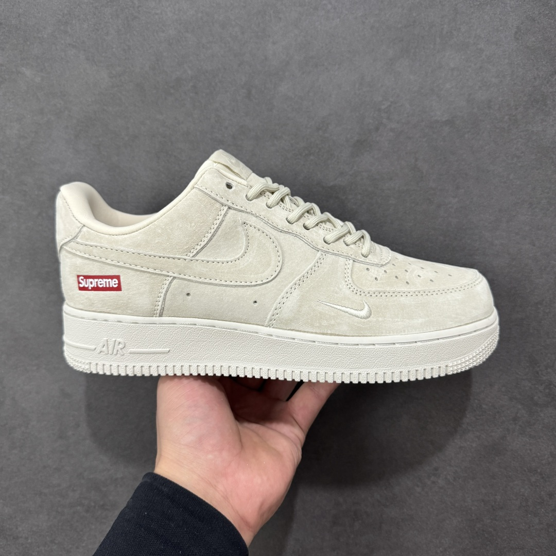 【定制版】Nike Air Force 1\'07 Low Supreme联名 全猪八 空军一号低帮休闲板鞋 #原楦头原纸板 原装鞋盒 定制五金配件 内置全掌气垫 原厂鞋底 货号:DF0188-116 尺码:36 36.5 37.5 38 38.5 39 40 40.5 41 42 42.5 43 44 44.5 45-选品中心