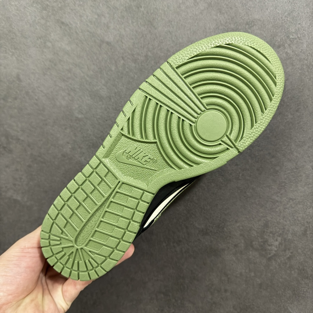 图片[9]-【定制版】Nike SB Dunk Low “Superme联名——军绿麂皮” 高端定制 低帮休闲板鞋 定制鞋盒 大厂纯原品质出货 超高清洁度 皮料切割干净无任何毛边 细节完美 货号：SD8888-006 尺码： 36 36.5 37.5 38 38.5 39 40 40.5 41 42 42.5 43 44 44.5 45-选品中心