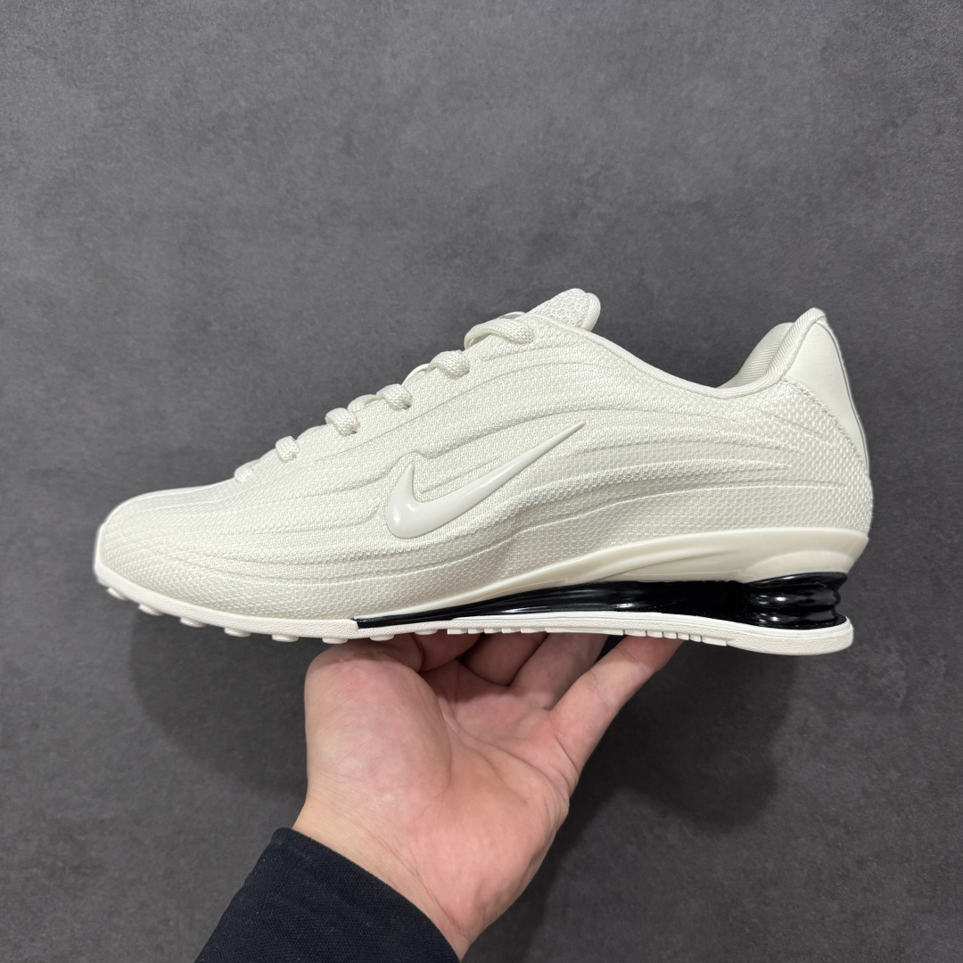 【纯原】Nike SHOX Z 后掌气柱先锋机能风跑鞋 HQ7540-004Nike Shox Z搭载了