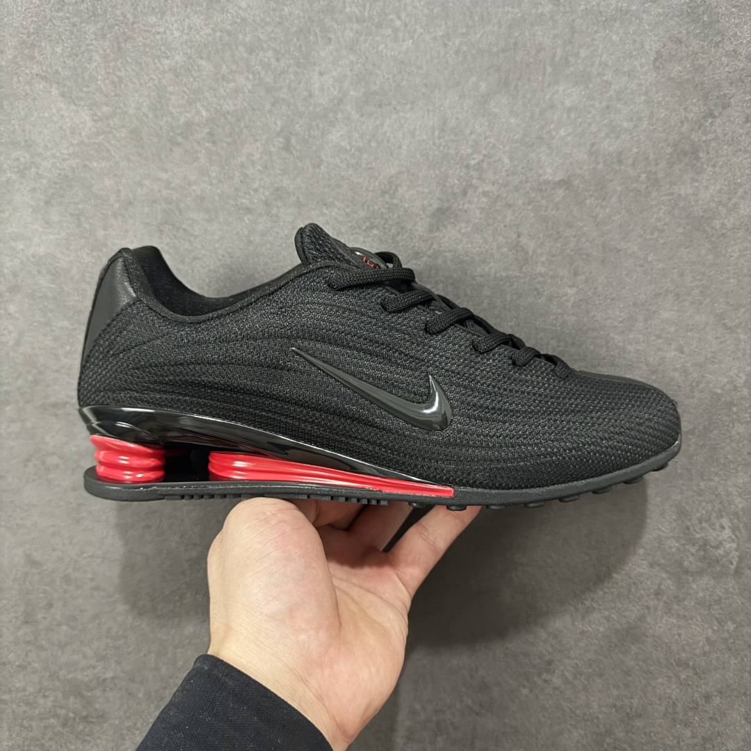 【纯原】Nike SHOX Z 后掌气柱先锋机能风跑鞋 HQ7540-002Nike Shox Z搭载了