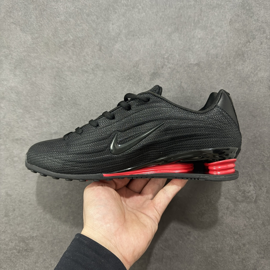 【纯原】Nike SHOX Z 后掌气柱先锋机能风跑鞋 HQ7540-002Nike Shox Z搭载了