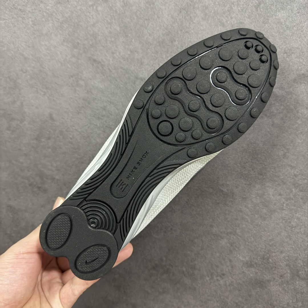 【纯原】Nike SHOX Z 后掌气柱先锋机能风跑鞋 HQ7540-001Nike Shox Z搭载了