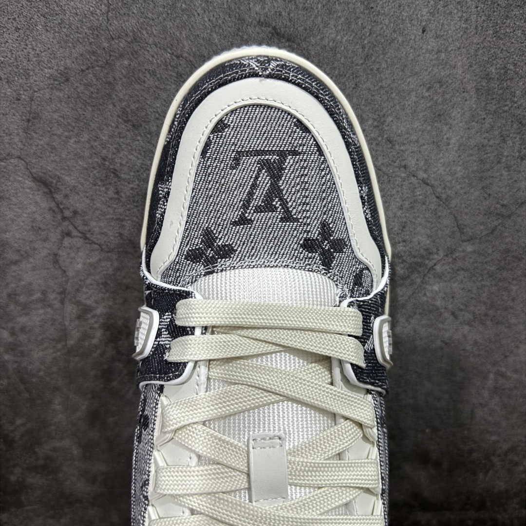 图片[5]-【莞产YS版本】Louis Vuitton Trainer lv时装走秀运动鞋 完美鞋型超高的清洁度 零毛边线头瑕疵 全套原楦原纸版原鞋开模 全网最具灵魂的版型 正确原装黄色鞋盒 正确中底印花 鞋面印花3D高频深度立体 全鞋电脑针车 紧密相连 针距密度一致 环保乳胶注塑鞋垫 厚度脚感还原原版 皮面裁剪部位 统一油边封口工艺 原装橡胶大底含胶量大底组合零偏差 专柜全套包装 防尘袋 说明书 质保卡 男女鞋 尺码： 38 39 40 41 42 43 44 45-选品中心