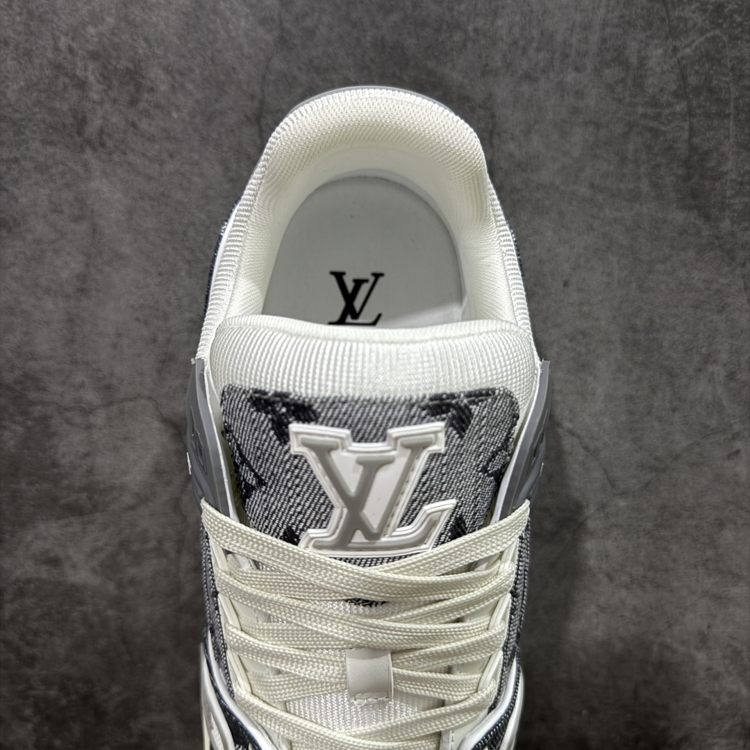 图片[8]-【莞产YS版本】Louis Vuitton Trainer lv时装走秀运动鞋 完美鞋型超高的清洁度 零毛边线头瑕疵 全套原楦原纸版原鞋开模 全网最具灵魂的版型 正确原装黄色鞋盒 正确中底印花 鞋面印花3D高频深度立体 全鞋电脑针车 紧密相连 针距密度一致 环保乳胶注塑鞋垫 厚度脚感还原原版 皮面裁剪部位 统一油边封口工艺 原装橡胶大底含胶量大底组合零偏差 专柜全套包装 防尘袋 说明书 质保卡 男女鞋 尺码： 38 39 40 41 42 43 44 45-选品中心
