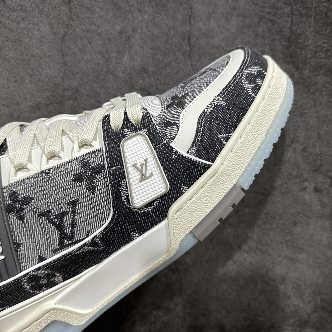 图片[6]-【莞产YS版本】Louis Vuitton Trainer lv时装走秀运动鞋 完美鞋型超高的清洁度 零毛边线头瑕疵 全套原楦原纸版原鞋开模 全网最具灵魂的版型 正确原装黄色鞋盒 正确中底印花 鞋面印花3D高频深度立体 全鞋电脑针车 紧密相连 针距密度一致 环保乳胶注塑鞋垫 厚度脚感还原原版 皮面裁剪部位 统一油边封口工艺 原装橡胶大底含胶量大底组合零偏差 专柜全套包装 防尘袋 说明书 质保卡 男女鞋 尺码： 38 39 40 41 42 43 44 45-选品中心