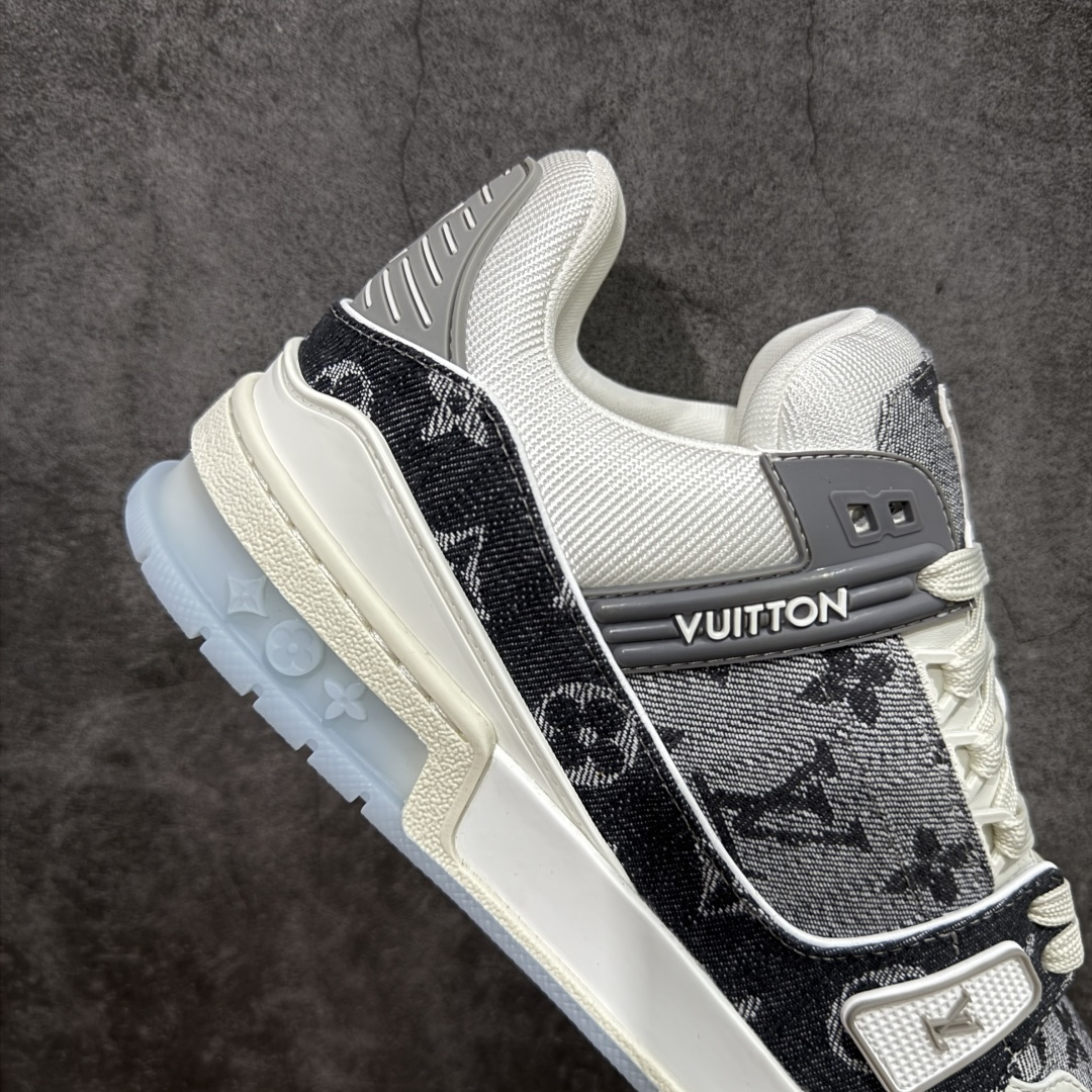 图片[7]-【莞产YS版本】Louis Vuitton Trainer lv时装走秀运动鞋 完美鞋型超高的清洁度 零毛边线头瑕疵 全套原楦原纸版原鞋开模 全网最具灵魂的版型 正确原装黄色鞋盒 正确中底印花 鞋面印花3D高频深度立体 全鞋电脑针车 紧密相连 针距密度一致 环保乳胶注塑鞋垫 厚度脚感还原原版 皮面裁剪部位 统一油边封口工艺 原装橡胶大底含胶量大底组合零偏差 专柜全套包装 防尘袋 说明书 质保卡 男女鞋 尺码： 38 39 40 41 42 43 44 45-选品中心