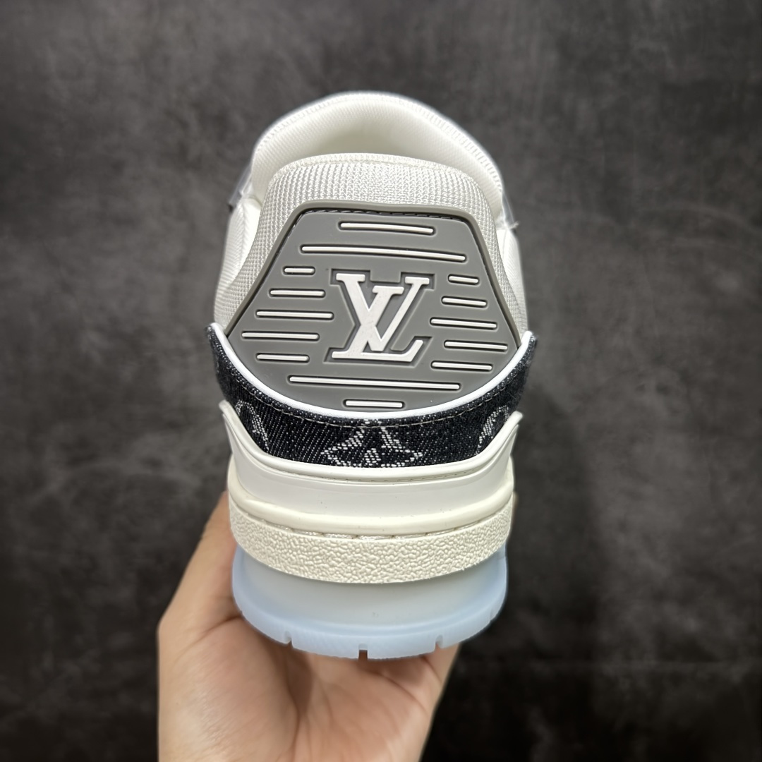 图片[4]-【莞产YS版本】Louis Vuitton Trainer lv时装走秀运动鞋 完美鞋型超高的清洁度 零毛边线头瑕疵 全套原楦原纸版原鞋开模 全网最具灵魂的版型 正确原装黄色鞋盒 正确中底印花 鞋面印花3D高频深度立体 全鞋电脑针车 紧密相连 针距密度一致 环保乳胶注塑鞋垫 厚度脚感还原原版 皮面裁剪部位 统一油边封口工艺 原装橡胶大底含胶量大底组合零偏差 专柜全套包装 防尘袋 说明书 质保卡 男女鞋 尺码： 38 39 40 41 42 43 44 45-选品中心