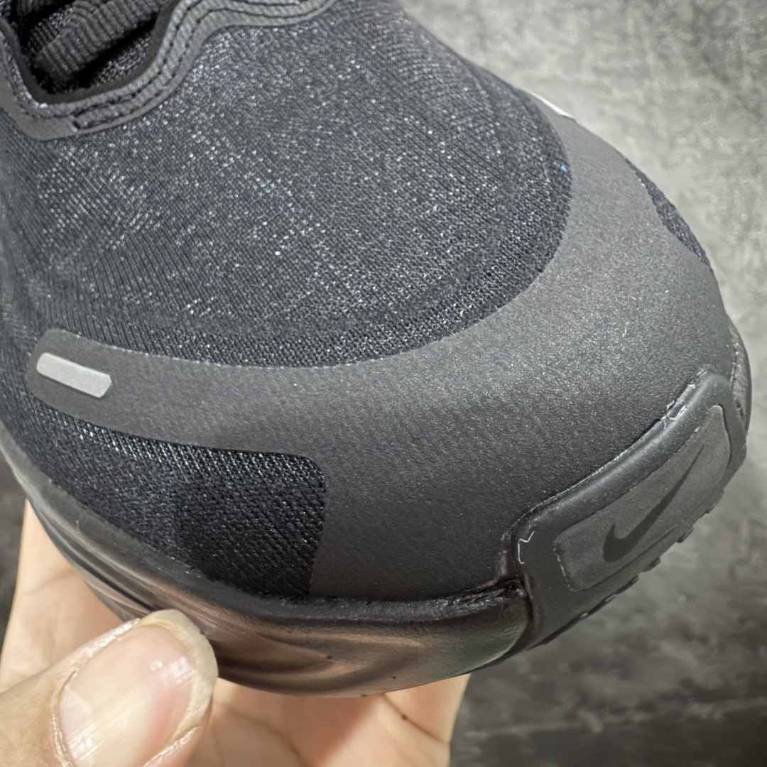 图片[5]-【XE纯原版】Nike Air Zoom Vomero Plus 全新科技运动跑鞋 HV8150-003    目前市场最强品质 原版购入开发 鞋面采用硅胶发泡立体印刷 临界ZOOM X泡棉超软弹大底 区别市场一体底 超高质检清洁度 一切材质配件均与原版一致 原楦原纸板开发 匹配原版98%以上 完美弧度版型 原厂鞋标 立体反光鞋盒标 鞋盒防撞海绵 高端玩家必推版本 高价零售必推版本 欢迎对比市面任意版本‼️ 这双鞋简直是时尚与科技的完美融合。 经典黑色鞋面，质感爆棚，搭配超亮眼的银色大勾子，瞬间成为街头焦点。不仅颜值在线，缓震性能更是一绝 不管是日常出街还是慢跑锻炼，都能给双脚极致舒适体验。  码数超全，39- 46 码任你选！别犹豫啦，穿上它，轻松走出潮流范，开启你的时尚运动新旅程！ 码段：39-46-选品中心