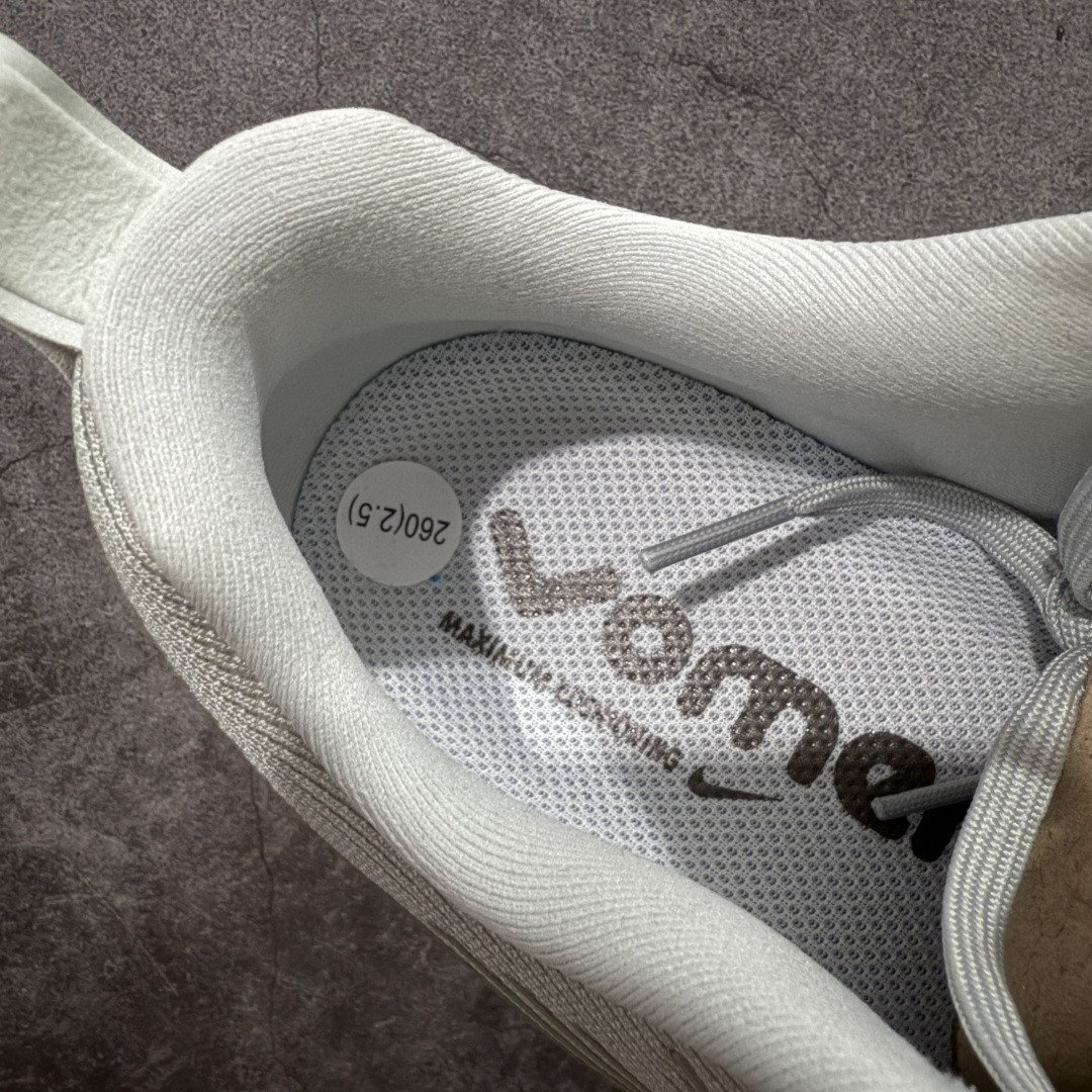 图片[8]-【XE纯原版】Nike Air Zoom Vomero 18 全新科技运动跑鞋 HM6803-002    目前市场最强品质 原版购入开发 鞋面采用硅胶发泡立体印刷 分体式组合大底 上层超临界ZOOM X泡棉 下层一次ReactX泡棉 区别市场一体底 超高质检清洁度 一切材质配件均与原版一致 原楦原纸板开发 匹配原版98%以上 完美弧度版型 原厂鞋标 立体反光鞋盒标 鞋盒防撞海绵 高端玩家必推版本 高价零售必推版本 欢迎对比市面任意版本‼️ 这双鞋简直是时尚与科技的完美融合。 经典黑色鞋面，质感爆棚，搭配超亮眼的银色大勾子，瞬间成为街头焦点。不仅颜值在线，缓震性能更是一绝 不管是日常出街还是慢跑锻炼，都能给双脚极致舒适体验。  码数超全，39- 46 码任你选！别犹豫啦，穿上它，轻松走出潮流范，开启你的时尚运动新旅程！ 码段：39-46-选品中心