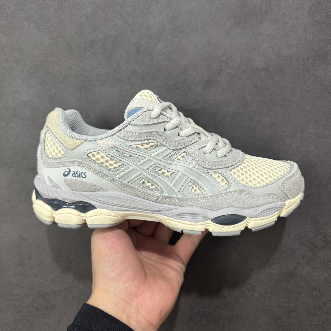 【公司级】ASICS GEL-NYC 亚瑟士 生活休闲鞋 透气网眼鞋面 配合部分合成革材质 采用全新AHAR+橡胶材质 更加耐磨 货号: 1203A383-025 尺码:36 37 37.5 38 39 39.5 40.5 41.5 42 42.5 43.5 44 45 46 编码:FSB220230-选品中心