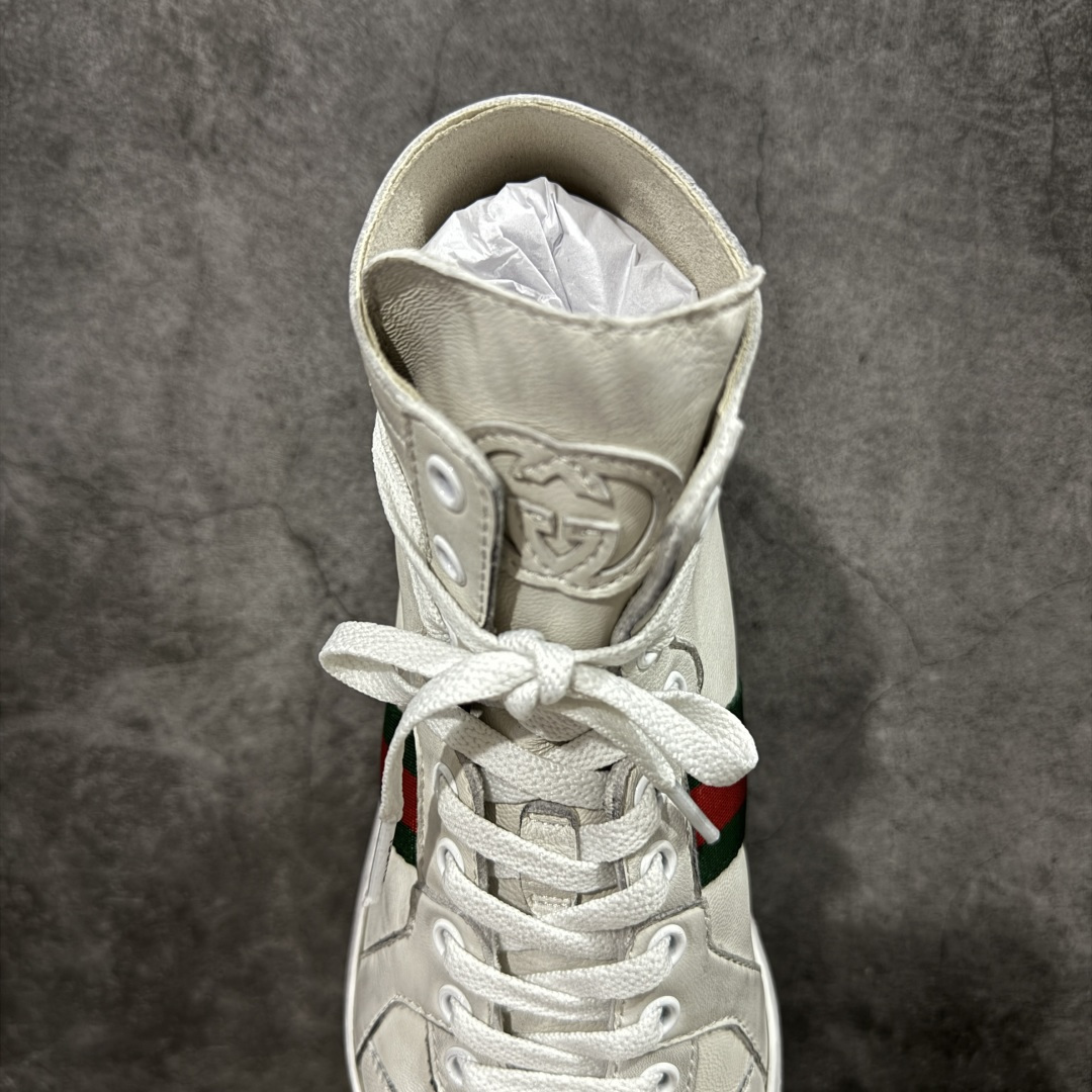 图片[8]-【佛山超A版】Gucci SS26 Demna首秀款 小羊皮高帮板 牛皮简约百搭高帮时尚板鞋 附送原装一致鞋舌仿磨环保纸垫 全套专柜包装物及配件 意大利进口超软小牛皮 同源出厂真丝绸防尘鞋套袋 原装雪梨形超软沙绒纸团 高工艺无缝细空胶技术 贴楦误差0.05mm 鞋底采用固特异内外锁死工艺 最大限度弯折永不开胶 原鞋一致效果环保无味 产品细节经典低帮运动鞋采用 Gucci 标志性的金色蜜蜂刺绣 与标志织带形成对比 白色皮革 配以绿红绿织带和金线蜜蜂刺绣一只鞋后饰有红色水蛇皮细节 另一只鞋后饰绿色水蛇皮细节 橡胶鞋底 尺码： 39 40 41 42 43 44 45-选品中心