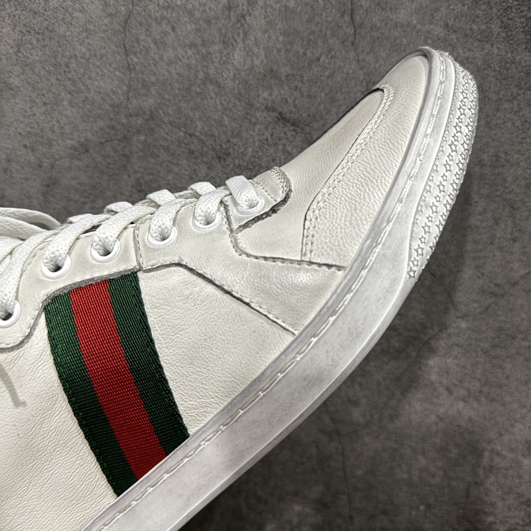 图片[6]-【佛山超A版】Gucci SS26 Demna首秀款 小羊皮高帮板 牛皮简约百搭高帮时尚板鞋 附送原装一致鞋舌仿磨环保纸垫 全套专柜包装物及配件 意大利进口超软小牛皮 同源出厂真丝绸防尘鞋套袋 原装雪梨形超软沙绒纸团 高工艺无缝细空胶技术 贴楦误差0.05mm 鞋底采用固特异内外锁死工艺 最大限度弯折永不开胶 原鞋一致效果环保无味 产品细节经典低帮运动鞋采用 Gucci 标志性的金色蜜蜂刺绣 与标志织带形成对比 白色皮革 配以绿红绿织带和金线蜜蜂刺绣一只鞋后饰有红色水蛇皮细节 另一只鞋后饰绿色水蛇皮细节 橡胶鞋底 尺码： 39 40 41 42 43 44 45-选品中心
